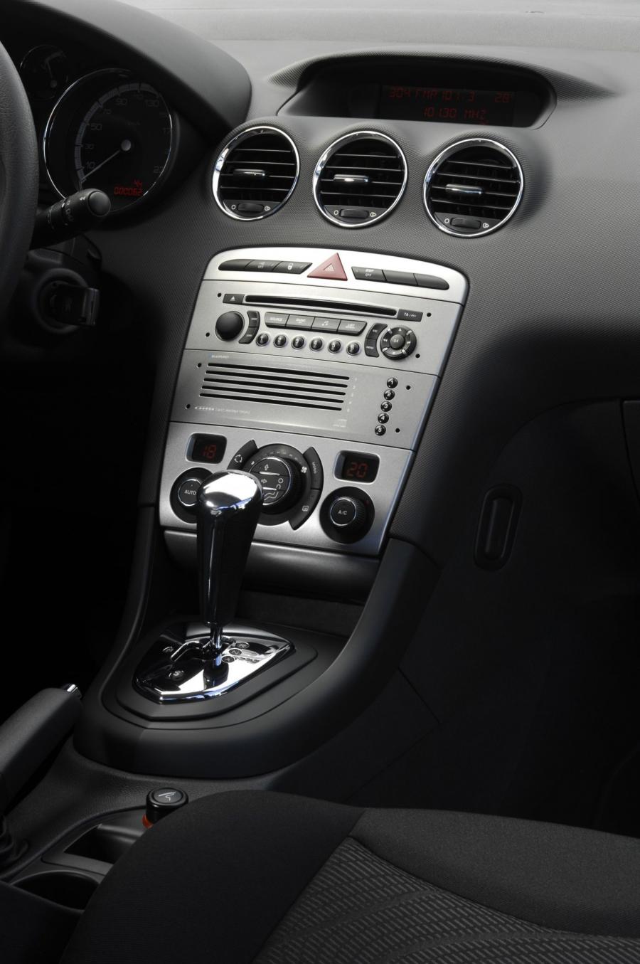  Peugeot 308 2007 года  (фото 122 из 125)